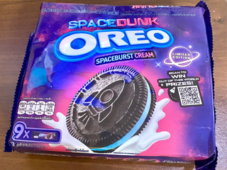 「ナビスコ オレオ スペースダンク スペシャル宇宙デザインクッキー 箱5枚×4」のクチコミ画像 by ぱぴぴさん
