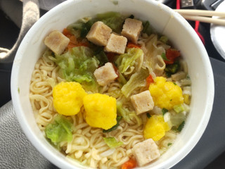 「ローソン 鶏しおラーメン カップ71g」のクチコミ画像 by モーパパさん