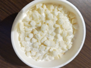 「森永 MOW PRIME 白いクッキー&クリーム カップ105ml」のクチコミ画像 by taaさん