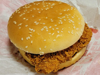 「マクドナルド 油淋鶏マヨチキン」のクチコミ画像 by ニャンタさん