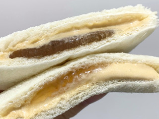 「ヤマザキ ランチパック とろリッチ生 マロンホイップ」のクチコミ画像 by もーちゃさん