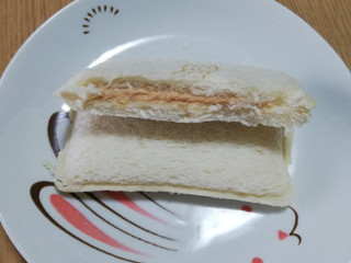 「ヤマザキ ランチパック ピーナッツ 袋2個」のクチコミ画像 by にくまるさん