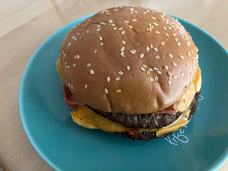 「バーガーキング ダブルビーフ ビッグマウスインフェルノバーガー」のクチコミ画像 by こつめかわうそさん