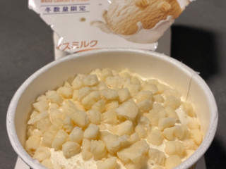 「森永 MOW PRIME 白いクッキー＆クリーム カップ105ml」のクチコミ画像 by chickyさん
