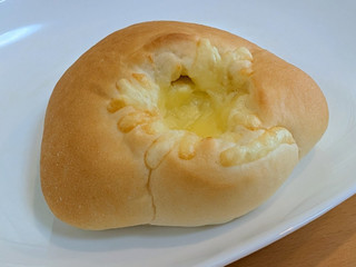 「Pasco チーズフォンデュみたいなパン 袋1個」のクチコミ画像 by はるなつひさん