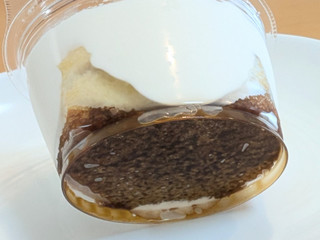 「モンテール 小さな洋菓子店 クリーミーDolce・ホワイトティラミス」のクチコミ画像 by はるなつひさん