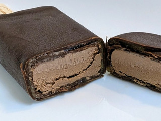 「ハーゲンダッツ バー ザッハトルテ 箱74ml」のクチコミ画像 by はるなつひさん