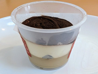 「ロピア 丸福珈琲店の生食感ティラミス」のクチコミ画像 by はるなつひさん