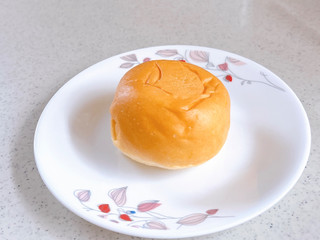 「八天堂 冷やして食べるとろけるくりーむパン ミルクティー」のクチコミ画像 by むぎっこさん