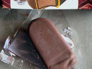 「ハーゲンダッツ バー ザッハトルテ 箱74ml」のクチコミ画像 by chickyさん