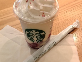 「スターバックス ストロベリー & ジョイフルメドレー ティー フラペチーノ」のクチコミ画像 by Falconsableさん