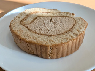 「セブン-イレブン 紅茶に恋するロールケーキ」のクチコミ画像 by はるなつひさん