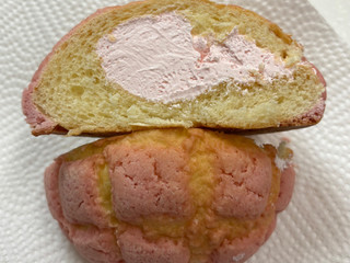 「Pasco ホイップメロンパン あまおう苺 袋1個」のクチコミ画像 by SANAさん