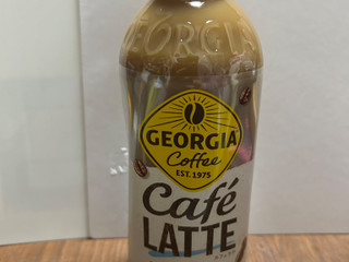 「コカ・コーラ GEORGIA CAFE LATTE 500mi」のクチコミ画像 by クィールさん