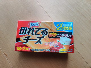 「クラフト 切れてるチーズ 旨辛とうがらし味 箱134g」のクチコミ画像 by NeOさん