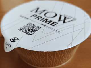 「森永 MOW PRIME 白いクッキー＆クリーム カップ105ml」のクチコミ画像 by ももtanさん