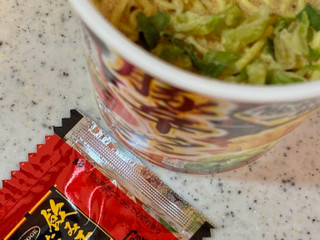 「エースコック 飲み干す一杯 豚辛タンメン カップ66g」のクチコミ画像 by めりけんさん