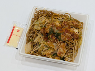 「セブン-イレブン 旨辛豚キムチ焼そば マヨネーズ付き」のクチコミ画像 by ばぶたろうさん