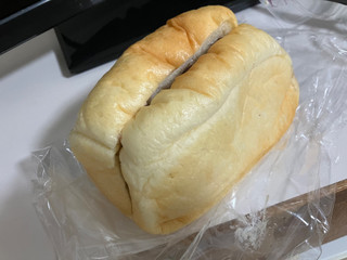 「Mocchi monde 湯種あんバター食パン」のクチコミ画像 by こつめかわうそさん