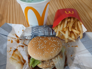 「マクドナルド 焦がしにんにくマヨたまごてりやき」のクチコミ画像 by あんよさん