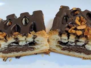 「セブン＆アイ セブンプレミアム ベイクドショコラパイ」のクチコミ画像 by はるなつひさん