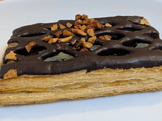 「セブン＆アイ セブンプレミアム ベイクドショコラパイ」のクチコミ画像 by はるなつひさん