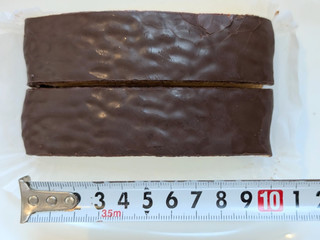 「セブン＆アイ セブンプレミアム ちょこさんど 2本入」のクチコミ画像 by はるなつひさん