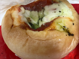 「ヤマザキ デリポット マルゲリータピザ 袋1個」のクチコミ画像 by ゆーぱんさん