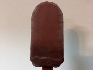 「ハーゲンダッツ バー ザッハトルテ 箱74ml」のクチコミ画像 by こつめかわうそさん