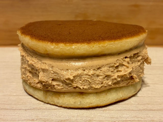 「セブン-イレブン 紅茶に恋する ミルクティーどら」のクチコミ画像 by パン太郎さん