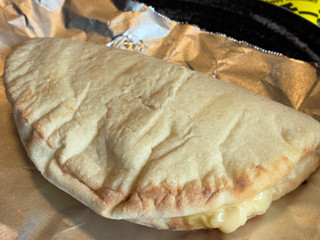 「ローソン ピザロール クアトロフォルマッジ」のクチコミ画像 by chickyさん