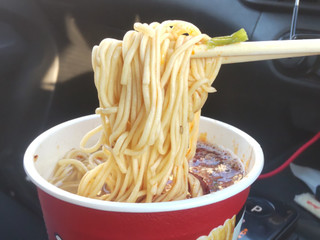 「ファミリーマート ファミマル 濃厚旨辛担々麺」のクチコミ画像 by モーパパさん