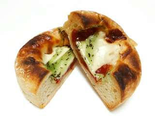 「ヤマザキ デリポット マルゲリータピザ 袋1個」のクチコミ画像 by つなさん