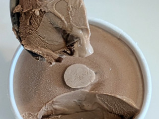 「ハーゲンダッツ ミニカップ ガナッシュショコラ カップ110ml」のクチコミ画像 by はるなつひさん