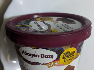 「ハーゲンダッツ ミニカップ ガナッシュショコラ カップ110ml」のクチコミ画像 by まこぴーさん