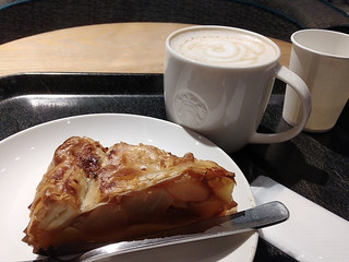 「スターバックス 青森県産2種のりんご カスタードアップルパイ」のクチコミ画像 by プチシャンさん