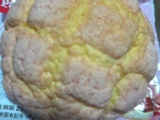 「Pasco ホイップメロンパン あまおう苺 袋1個」のクチコミ画像 by クィールさん