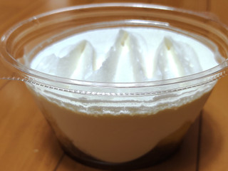 「モンテール 小さな洋菓子店 クリーミーDolce・ホワイトティラミス」のクチコミ画像 by ももtanさん