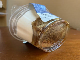 「モンテール 小さな洋菓子店 クリーミーDolce・ホワイトティラミス」のクチコミ画像 by こつめかわうそさん