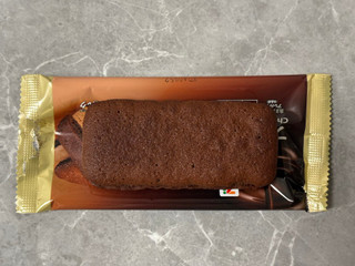 セブン＆アイ セブンプレミアム 生チョコ ブラウニーサンド（セブン
