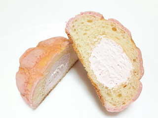 「Pasco ホイップメロンパン あまおう苺 袋1個」のクチコミ画像 by つなさん