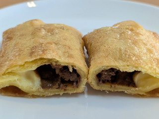 「マクドナルド とろ~り3種のチーズのビーフシチューパイ」のクチコミ画像 by はるなつひさん