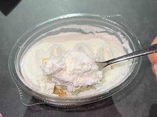 「モンテール 小さな洋菓子店 クリーミーDolce・ホワイトティラミス」のクチコミ画像 by リﾋﾟ確さん