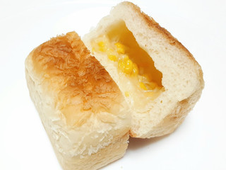 「木村屋 レトロなコーンクリームコロッケ風パン 袋1個」のクチコミ画像 by つなさん