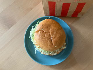 「ケンタッキー 和風チキンカツバーガー本格ゆず七味」のクチコミ画像 by こつめかわうそさん