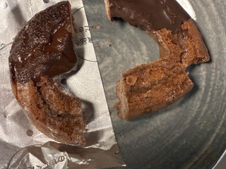 「ヤマザキ ドーナツステーション オールドファッションドーナツ ダブルチョコ ウインターパッケージ 袋1個」のクチコミ画像 by chickyさん