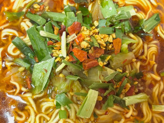 「寿がきや 宝鐘マリン監修 旨辛ラーメン 119g」のクチコミ画像 by めりけんさん