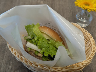 「フレッシュネスバーガー 九条ネギと西京味噌の黒毛和牛バーガー」のクチコミ画像 by ばぶたろうさん