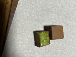 「明治 メルティーキッス 初摘み濃抹茶 箱53g」のクチコミ画像 by クィールさん