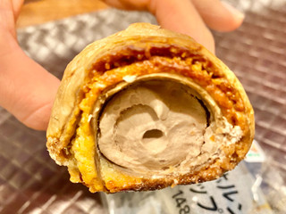 「セブン＆アイ セブンプレミアム ザクザクサンホルンチョコ風味ホイップ」のクチコミ画像 by ぱぴぴさん